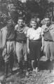 Župní slet v Kladně 1948 - zleva Karel Cach, František Žižka (náčelník), Jarka Růžičková, Antonín Hanzlík [nové okno]